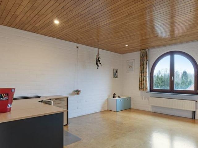 kortlopend te huur: 3 slpk villa met grote tuin
