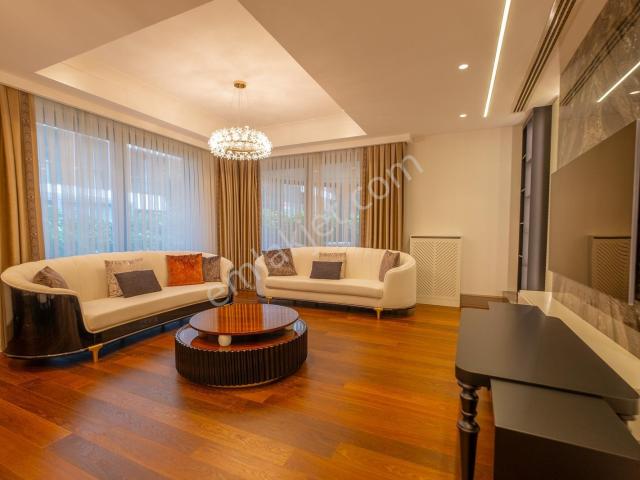 Koru Florya'da Lüks Yapılı 210 M² 3+1 Özel Peyzaj Katı Daire