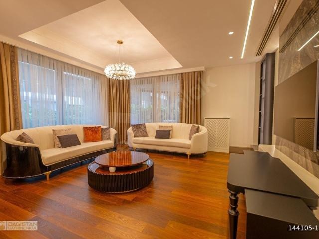 KORU FLORYA'DA LÜKS YAPILI 210 M 3+1 ÖZEL PEYZAJ KATI DAİRE