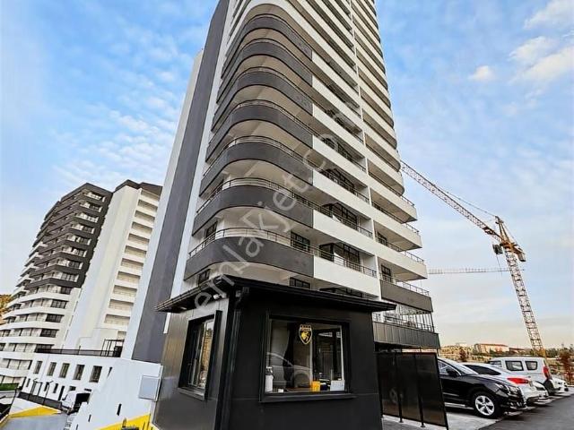 Koru İdeal Sitesinde Büyük Tip 2+1 Ebeveyn Banyolu Harika Konum