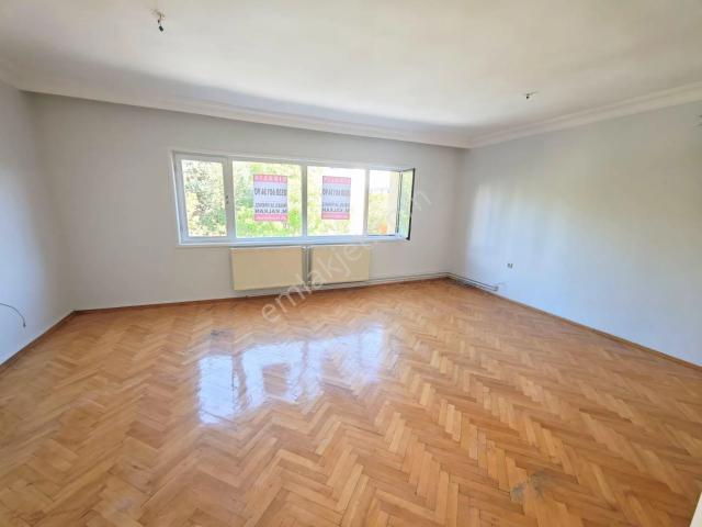 Koru Kiralık Arakat, Asansörlü, Ön Cephe, Kombili 3+1 Daire