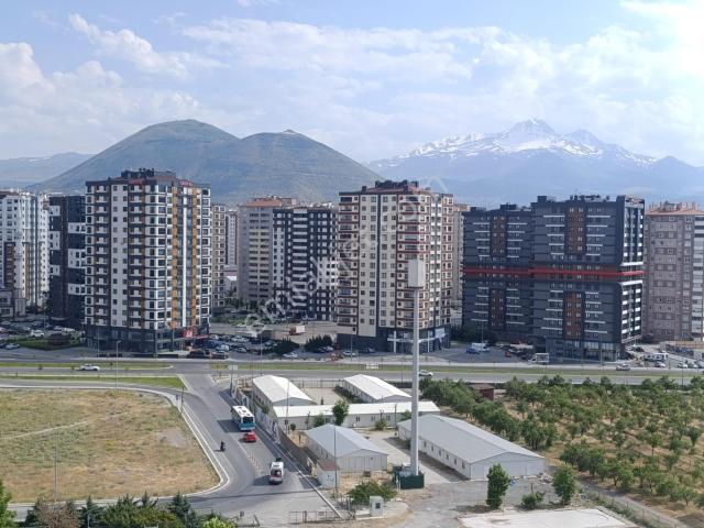 Koru Sitesinde Manzaralı Satılık 4+1 Daire Sözmax'dan