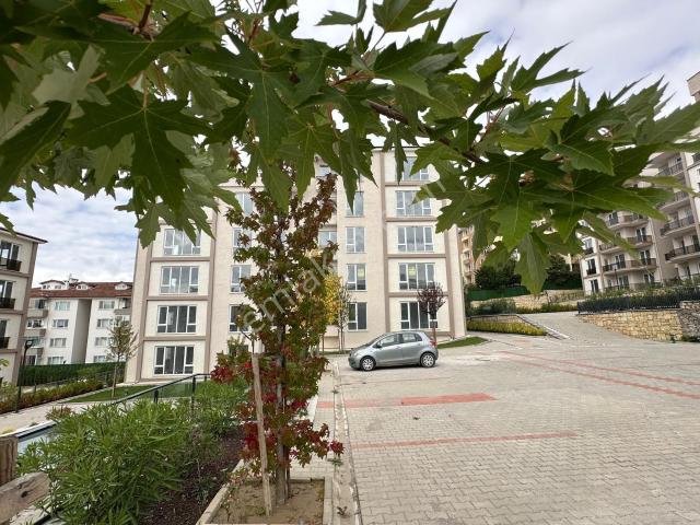 Korucuk Merkez'de Kiralık 3+1 Ara Kat Sıfır Site İçi Daire