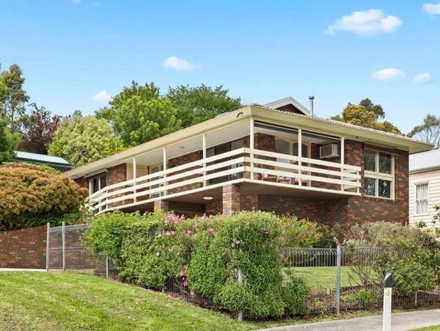 Korumburra Gem with Great Views