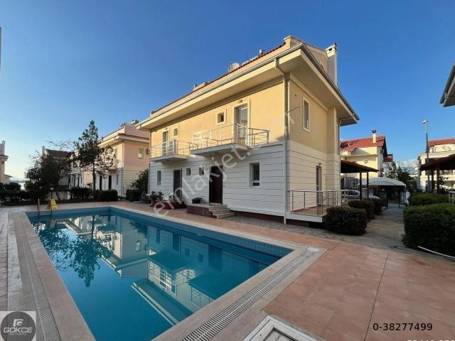 Kordon'a Sadece 50 M Mesafede 3,5+1 Kiralık İkiz Villa