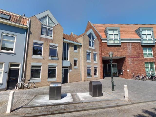 Korenmarkt 4