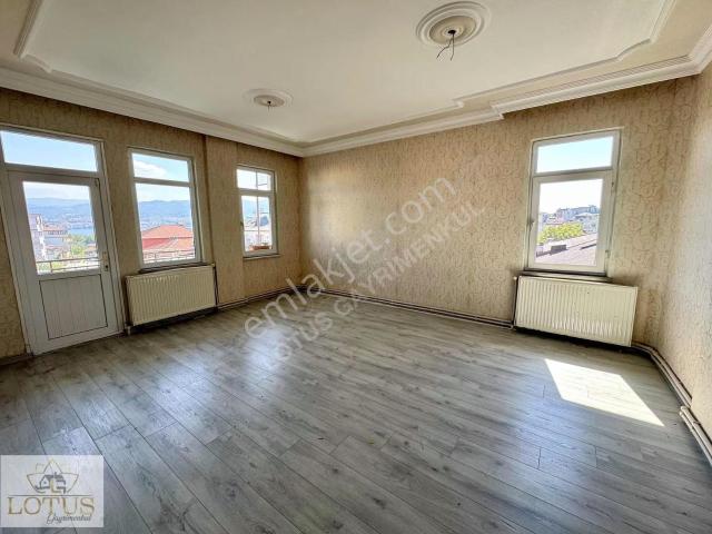 Körfez 95 Evler İçi Full Yapılı 3+1 Kiralık Daire