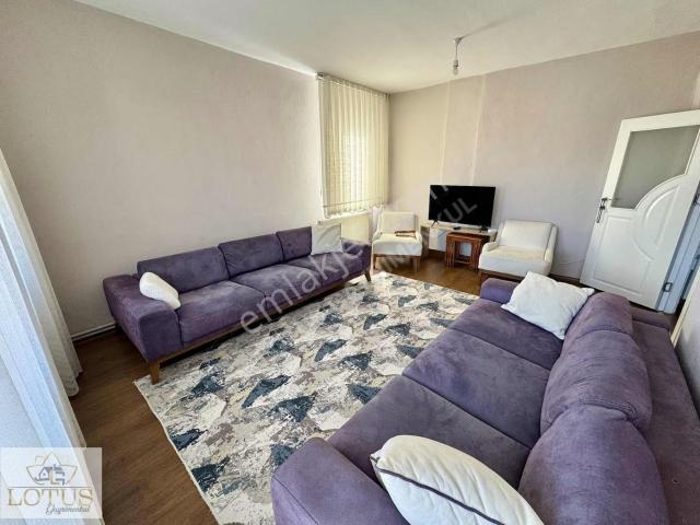 Körfez 95 Evlerde Full Eşyalı Kiralık Ara Kat 3+1 Daire