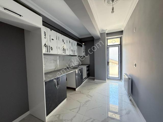 Körfez Atalar Mah.satılık 2+1 Odalı Arakat Daire