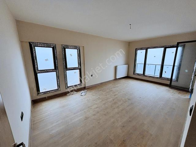 Körfez İlimtepe Toki 2. Etap 3+1 Ara Kat Kiralık Daire