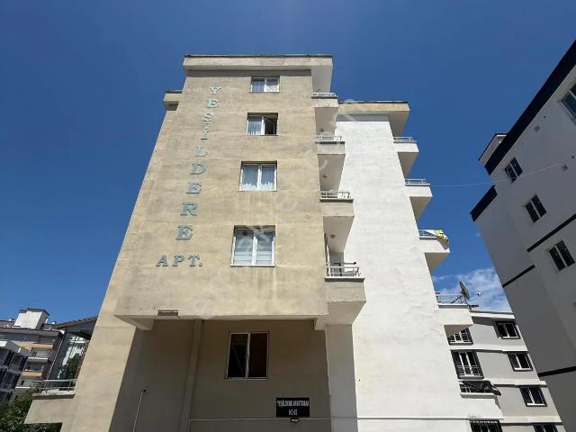 Körfez'de Kiralık 1+1 Ful Eşyalı Tramvaya Yürüme Mesafesinde