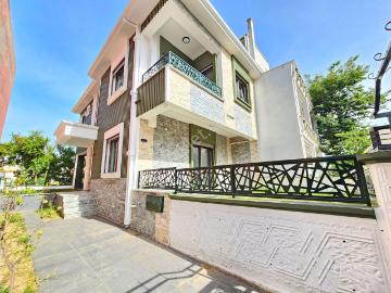 ▶ ▶körfez'den Tasarımı İle Dikkat Çeken Geniş Bahçeli 3+1 Sıfır Satılık Villa