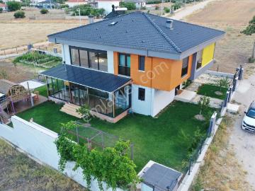 Korkuteli'nde Satılık 5+1 Donanımlı Ve Geniş Bahçeli Villa
