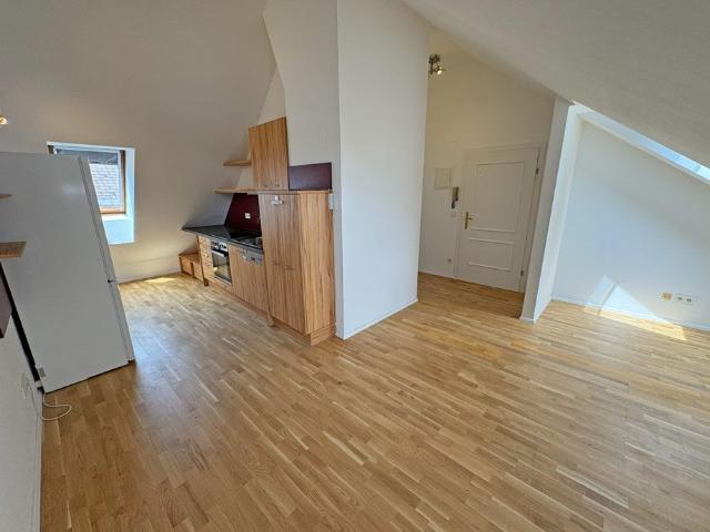 Korneuburg Hauptplatz – freundliche Dachgeschosswohnung – 50 m²