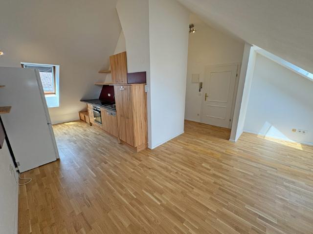 Korneuburg Hauptplatz – freundliche Dachgeschosswohnung – 50 m²