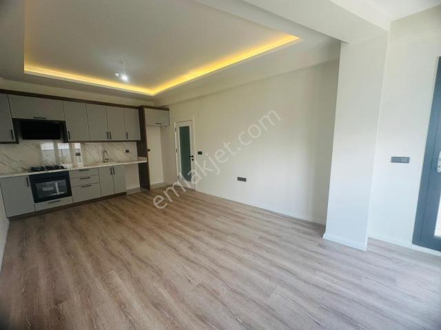 Sadece Kostak Gayrimenkulden Merkezi Lokasyon Ön Cephe 2+1 Daire