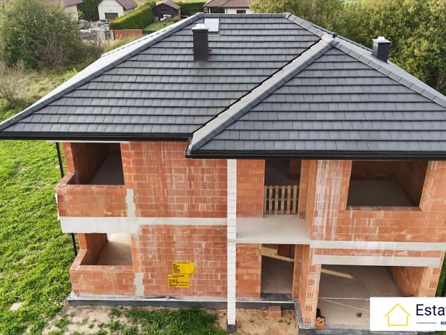 Do sprzedania nowoczesny dom 160 m² z garażem w Kostomłotach