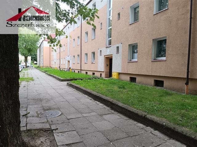 Koszalin, Śródmieście: 3 pokojowe do remontu z balkonem
