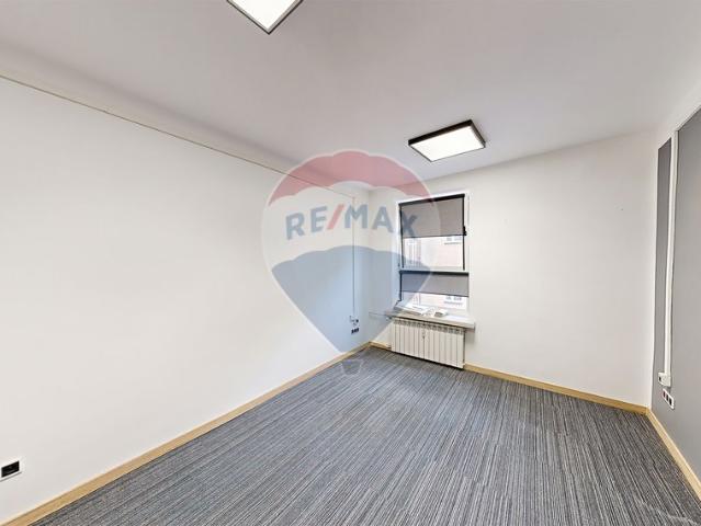 Nowoczesny lokal biurowy 14,38 m² z szybkim internetem