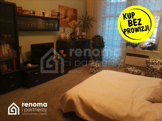Atrakcyjne 2 pokoje w odnowionej kamienicy, balkon