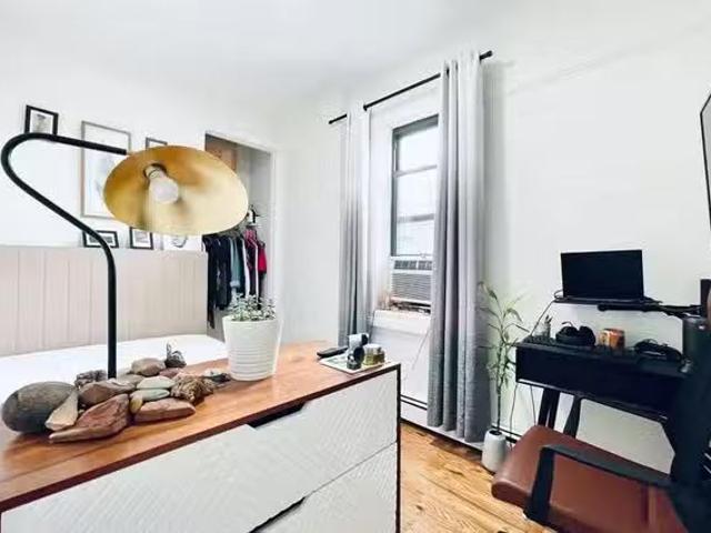 Kosciuszko St, Brooklyn, NY