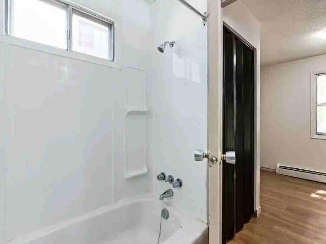 Kosmo Apartments Studio Apartment for Rent at 2127 Palm Rd S, Lethbridge, AB T1K 3N1 Redwood