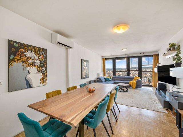 Kosmopolitisches Lebensgefühl über den Dächern Wiens – 3 Zimmer im 20. Stock mit Panorama Loggia & „Stadt in der Stadt“ Lebensqualität