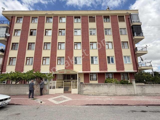 Kosova Mh. Mesaj Cad. 112 Acil Karşısı 3+1 Arakat Satılık Daire