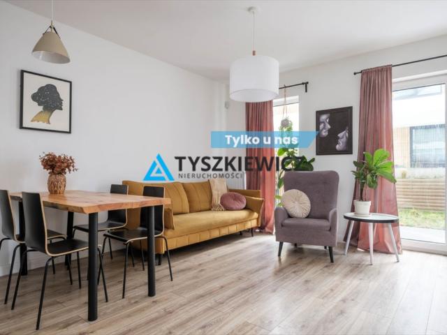 Dom szeregowy z ogrodem, 3 sypialnie, biuro, 2021 r