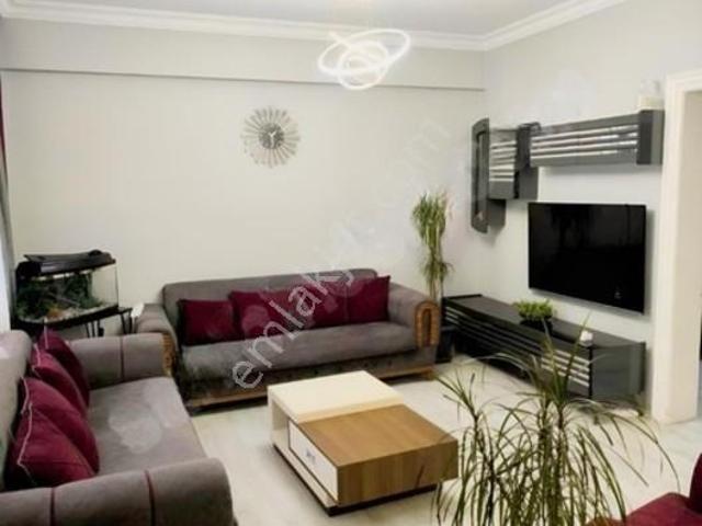 Koyunbaba Parkın Karşısında Satılık Ferah Ve Büyük 3+1