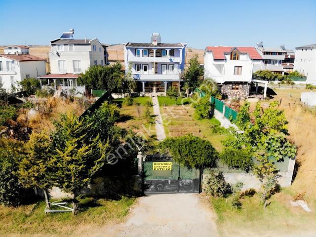 koyuncu Gyrm^yeniçiftlikte Denize 500 Metre Mesafede 5+1 Yazlık