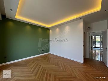 Köy Zekeriyaköy 3. Etap Kiralık Dekorasyonlu Sıfır 5+1 Villa