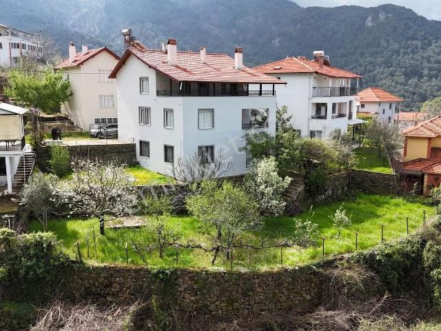 Köyceğiz Ağla Yaylasında 734m² Bahçeli 3 Katlı Müstakil Ev