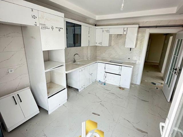 KÖYLÜOĞLU EMLAKtan KULU YENİ MAHALLE KARACADAĞ YOLUNA YAKIN SATILIK 3+1 DAİRE!