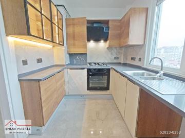 Kozyatağında Bayar Caddesine Yakın 77 m2 Net 2+1 Balkonlu Sıfır Daire EMLAK MASASI