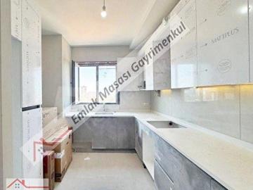 Kozyatağında Metroya Yakın Sıfır Binada 3+1 Daire EMLAK MASASI