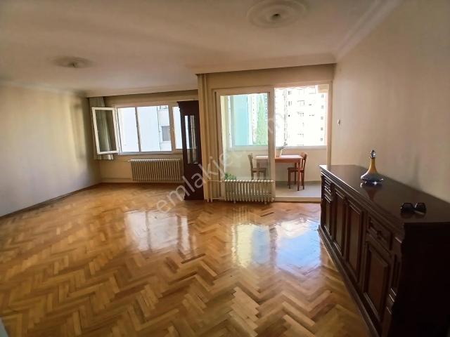 Kozyatağı Oyak C Sitesinde Satılık 3+1 Daire