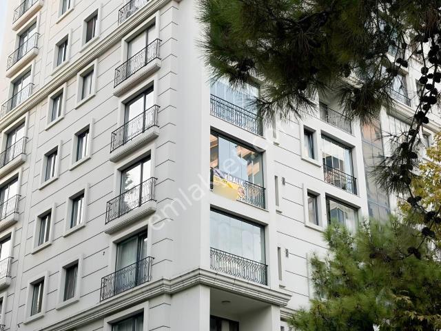 Kozyatağı Eşyalı Kiralık Daire