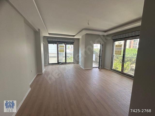 KOZYATAĞI FORSA SOKAKTA 3+1 SIFIR LÜKS SATILIK DAİRE F&H