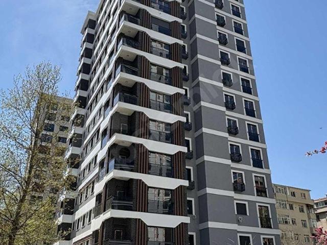 KOZYATAĞI HİLMİPAŞADA 74M2 ULTRA LÜX 2+1 SIFIR DAİRE
