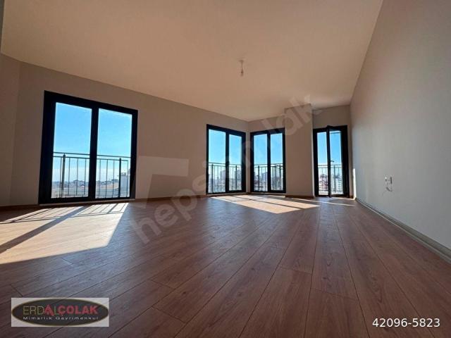KOZYATAĞI SEDA SOKAKTA 3+1 135M2 BALKONLU EBEVEYN BANYOLU SATILIK DAİRE