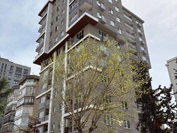 KOZYATAĞI'NDA METROYA ÇOK YAKIN SIFIR BİNADA BALKONLU SATILIK 2+1