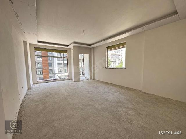KOZYATAĞIN'DA SATILIK AĞUSTOS TESLİM 2+1 DAİRE