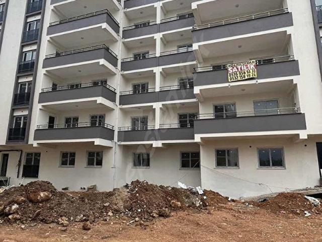 KOZAN DİVAN EMLAK'TAN ŞEKER GROSS ARKASI AZ KATLI 4+0