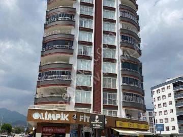 Kozan Divan Emlak'tan Üniversite Kavşağında Kapalı Mutfak 4+1