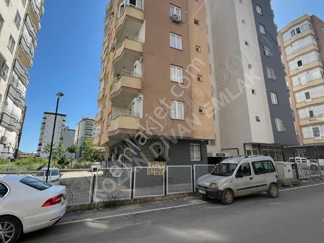 Kozan Divan Emlak'tan Şevkiye'de Kapalı Mutfak 3+1