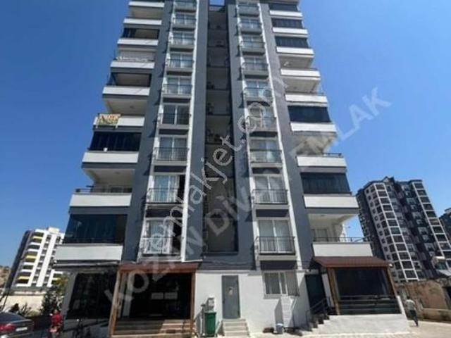 Kozan Divan Emlak'tan Çevre Yolunda Geniş Lüks 4+1 Daire