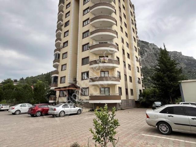 Kozan Divan Emlak'tan Geniş 4+1