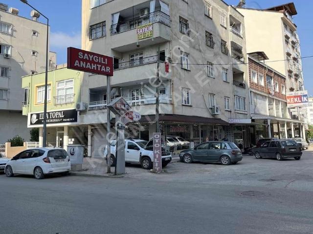 Kozan Divan Emlak'tan Merkezde Kapalı Mutfak 3+1