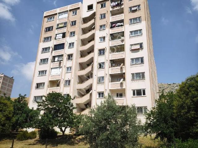 Kozan Gayrimenkul'den Tokide Temiz Ve Bakımlı 3+1 Daire